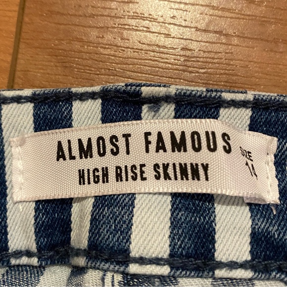 Women’s Vertical Stripe Denim Jeans - Picture 4 of 5